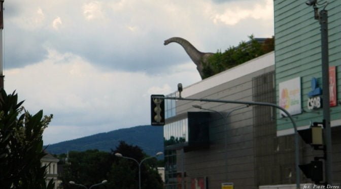 Dinozaur na galerii handlowej w Libercu