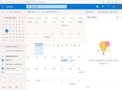 Kalendarz Outlook z rozwiniętym panelem