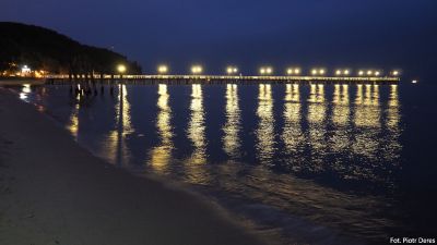 Molo w Gdyni-Orłowie nocą